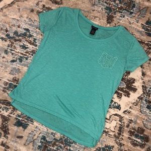 Blue, designed pocketed t-shirt